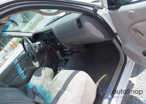 2001 Toyota Tacoma из США, поврежденный, VIN 5TENL42N51Z738603